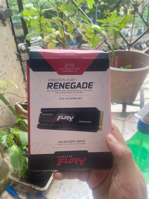 Kingston Fury Renegade Heatsink PCI 4.0 NVMe M.2 SSD Box